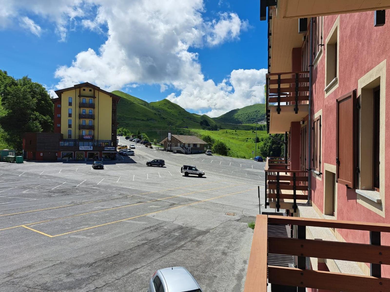 Zona Portici Apartment Prato Nevoso Luaran gambar